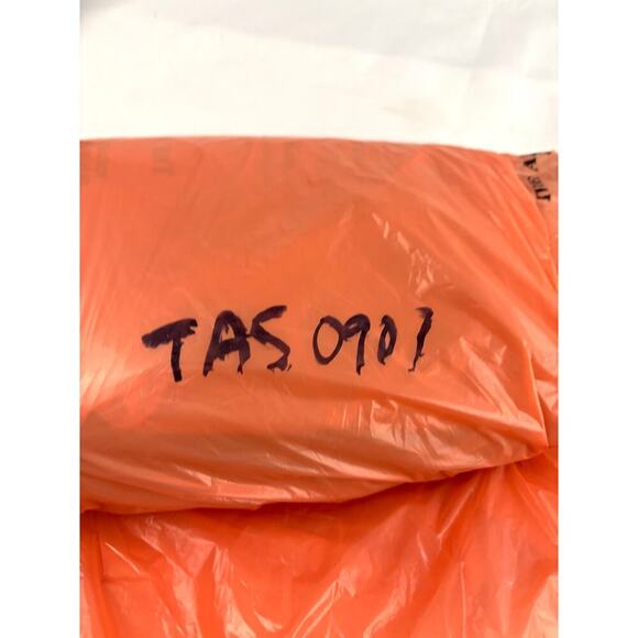 Tasco Sierra 10x42 FOV 304 FT Binoculars Waterproof - Picture 13 of 13